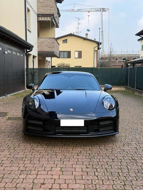 Usata Porsche 992 394 CV (289 kW) 2024 Nero Coupé