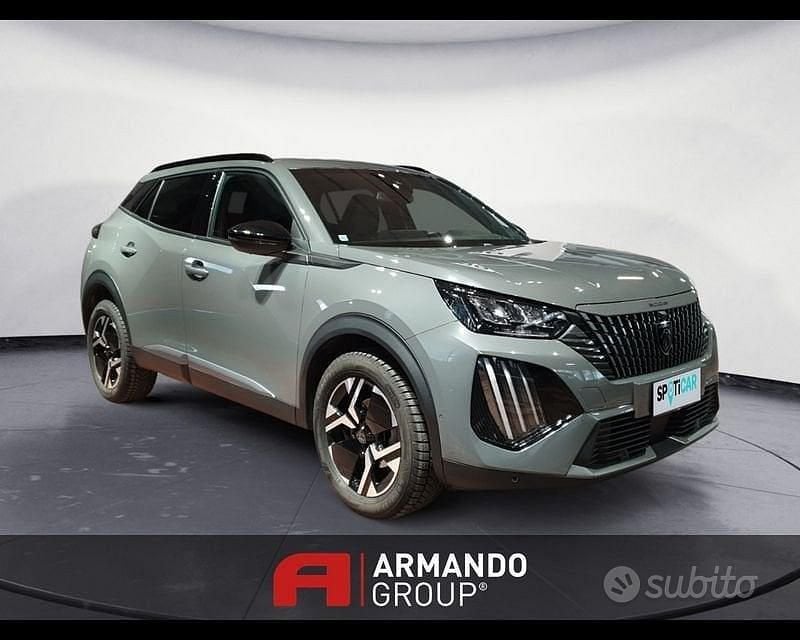 Usata Peugeot 2008 Allure 101 CV (74 kW) 2024 Grigio SUV
