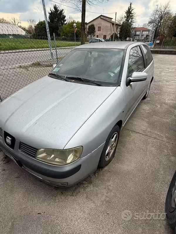 Usata Seat Ibiza 2000 Utilitaria