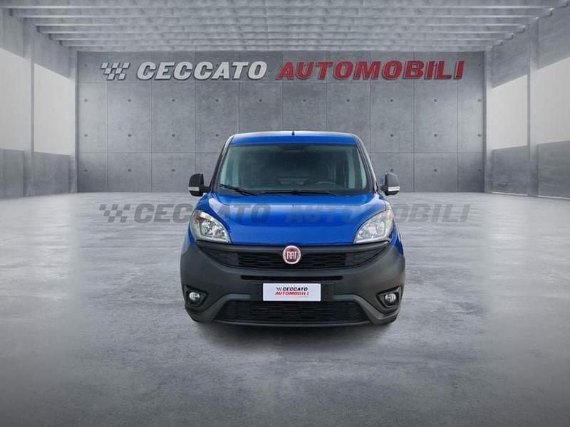 Begagnad Fiat Doblò 95 HK (69 kW) 2018 Blå Minibuss