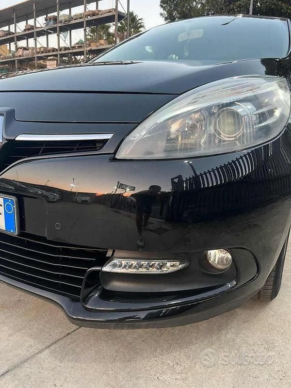 Usata Renault Scénic III 110 CV (80 kW) 2012 Nero Monovolume