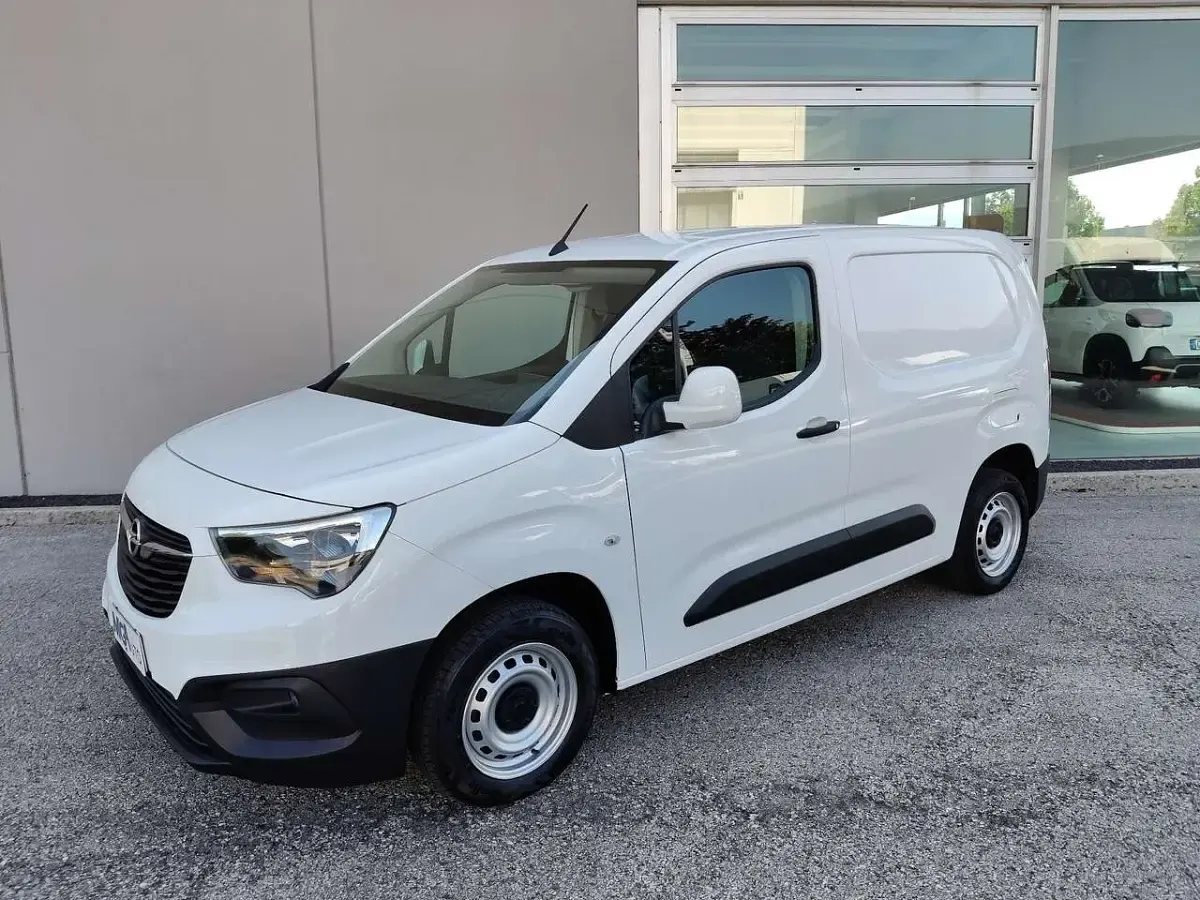 Usata Opel Combo Edition+ 101 CV (74 kW) 2022 Bianco Monovolume