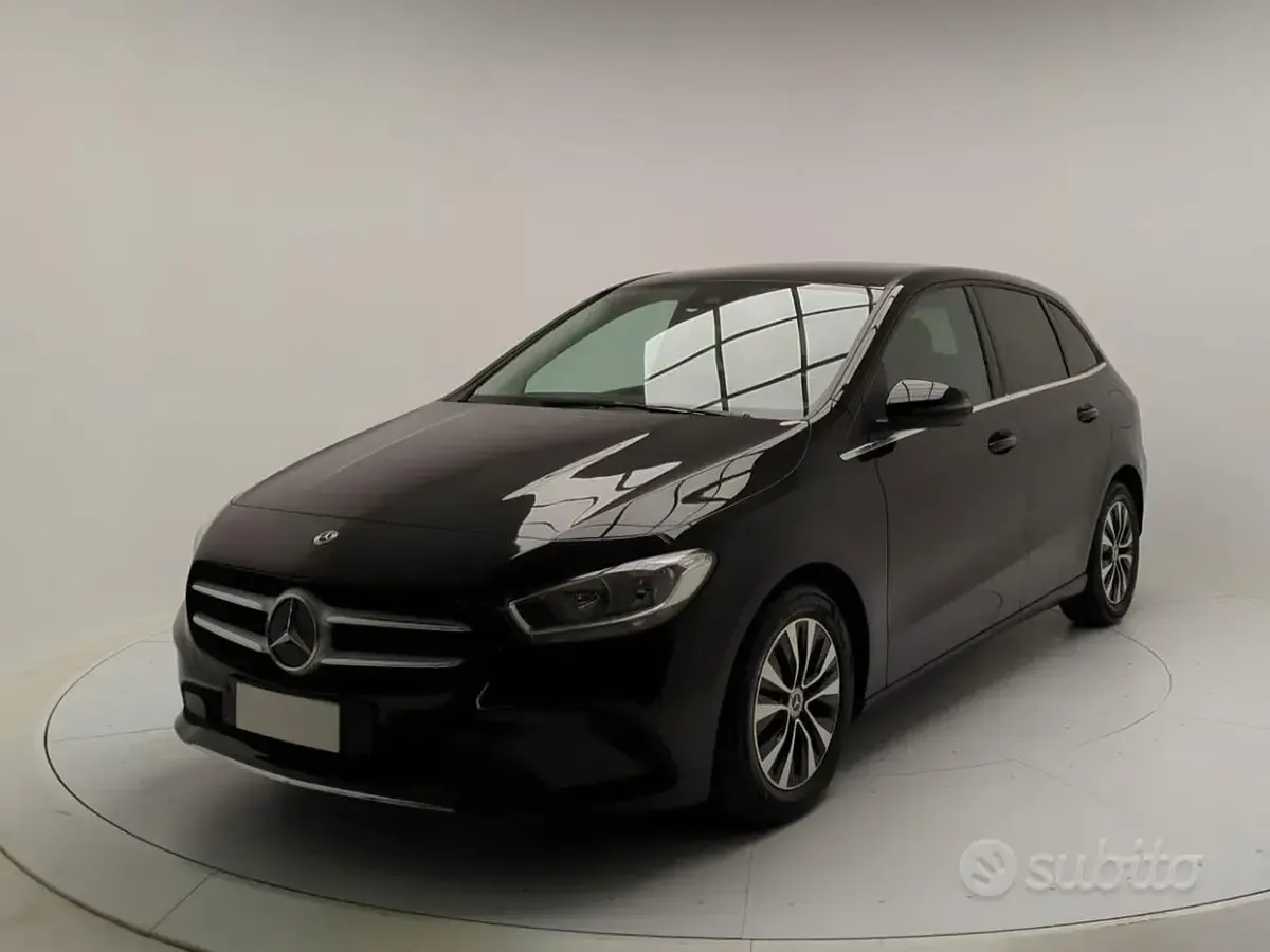Usata Mercedes B180 Executive 116 CV (85 kW) 2022 Nero Utilitaria