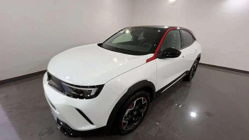 Bianco Nuova 2025 Opel Mokka SUV | 20.990 € (Buon prezzo) - Immagine 1/4