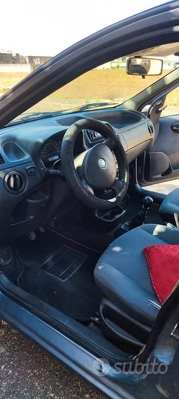 Usata Fiat Punto 60 CV (44 kW) 2004 Utilitaria