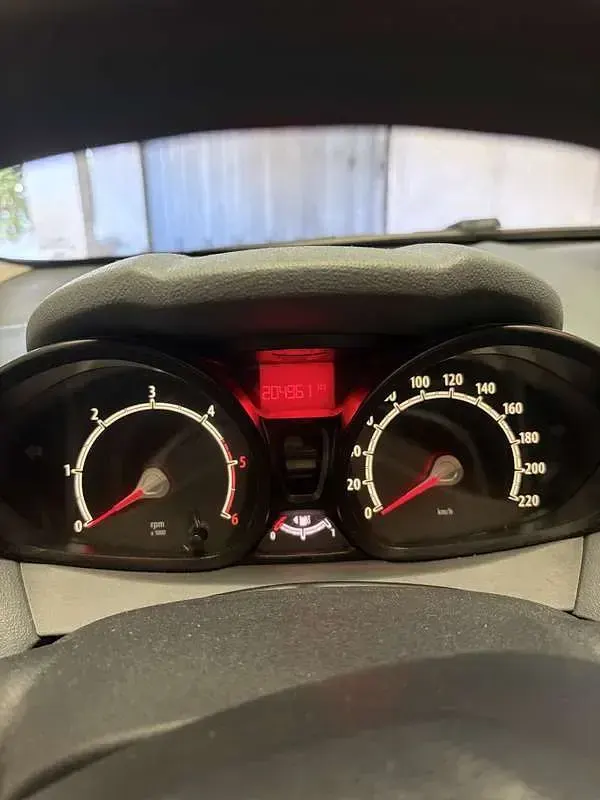 Usata Ford Fiesta 68 CV (50 kW) 2010 Berlina