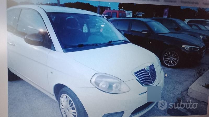 Begagnad Lancia Ypsilon 60 HK (44 kW) 2011 Halvkombi