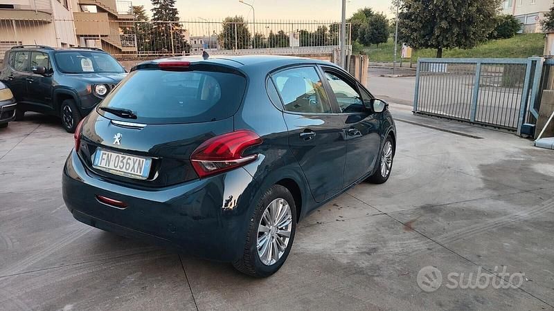 Usata Peugeot 208 75 CV (55 kW) 2018 Grigio Utilitaria
