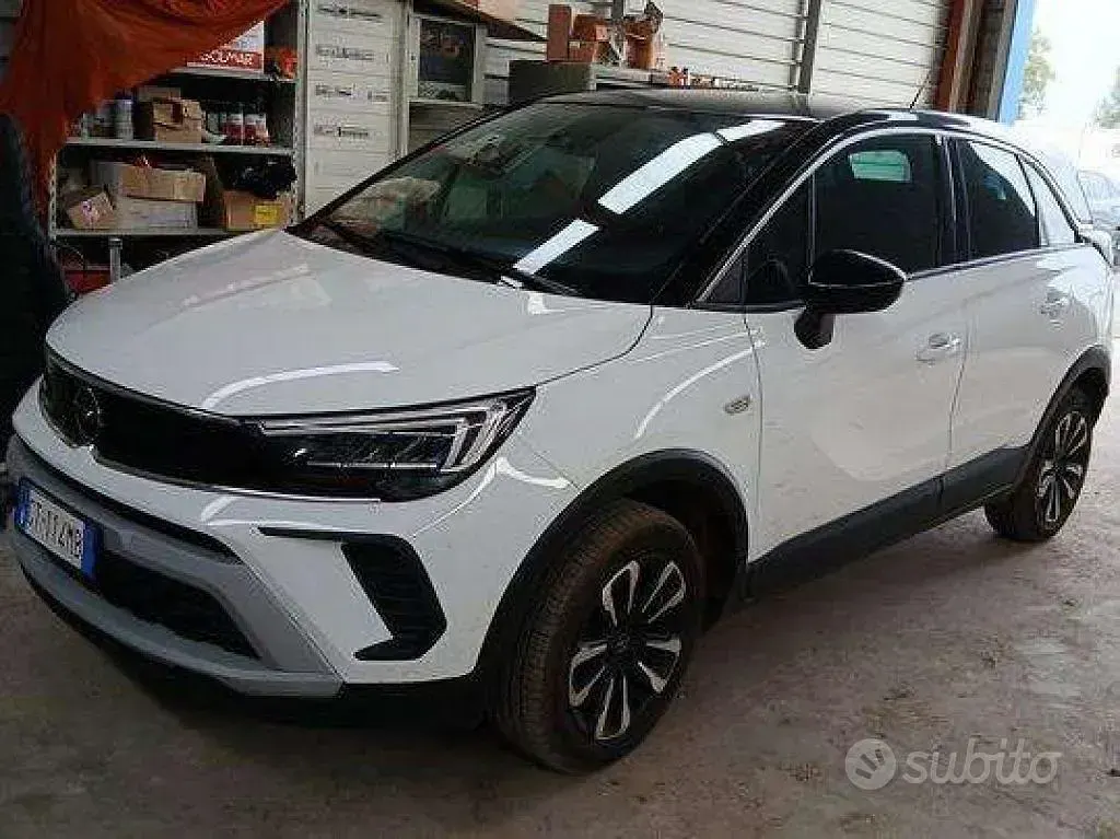 Usata Opel Crossland Elegance 131 CV (96 kW) 2024 Bianco SUV