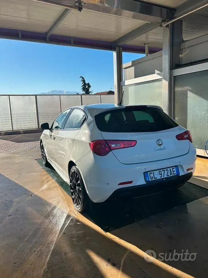Usata Alfa Romeo Giulietta 170 CV (125 kW) 2013 Bianco Berlina