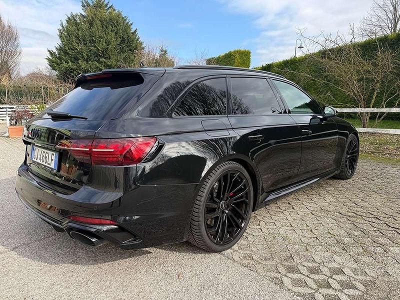 Usata Audi RS4 Ambiente 450 CV (330 kW) 2022 Nero Station wagon