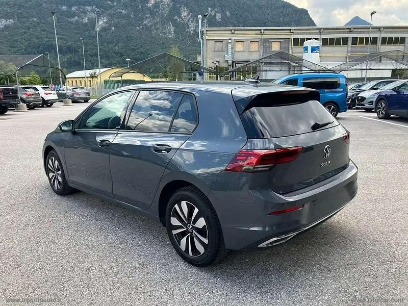 Usata VW Golf VIII Move 116 CV (85 kW) 2023 Grigio Berlina