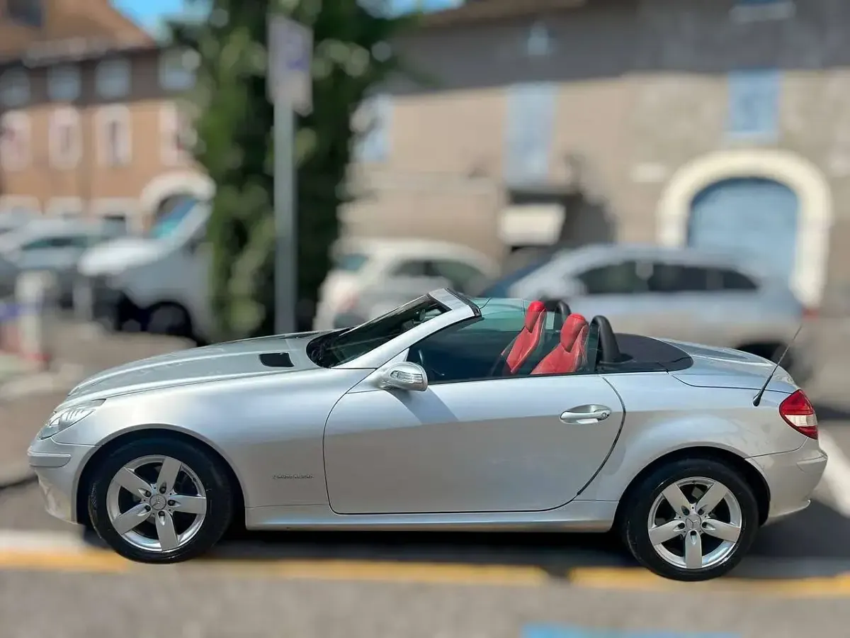 Usata Mercedes SLK200 163 CV (119 kW) 2006 Grigio Cabrio