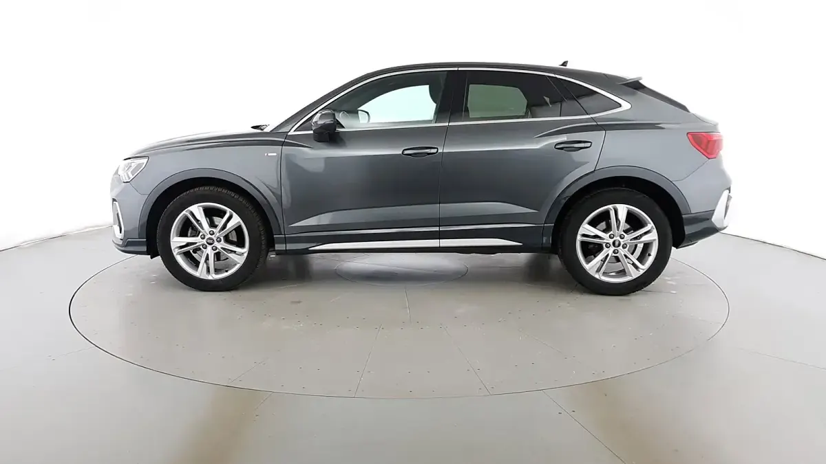 Usata Audi Q3 Sportback S-Line 150 CV (110 kW) 2025 Grigio daytona perlato SUV