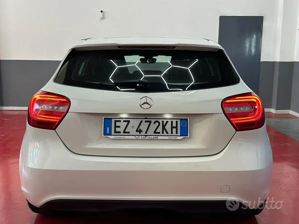 Usata Mercedes A180 122 CV (89 kW) 2015 Bianco Berlina