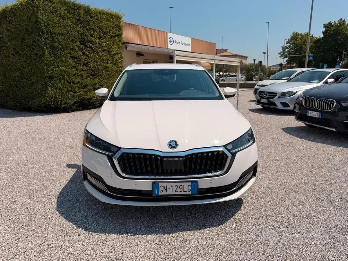 Usata Skoda Octavia Style 116 CV (85 kW) 2023 Bianco Station wagon