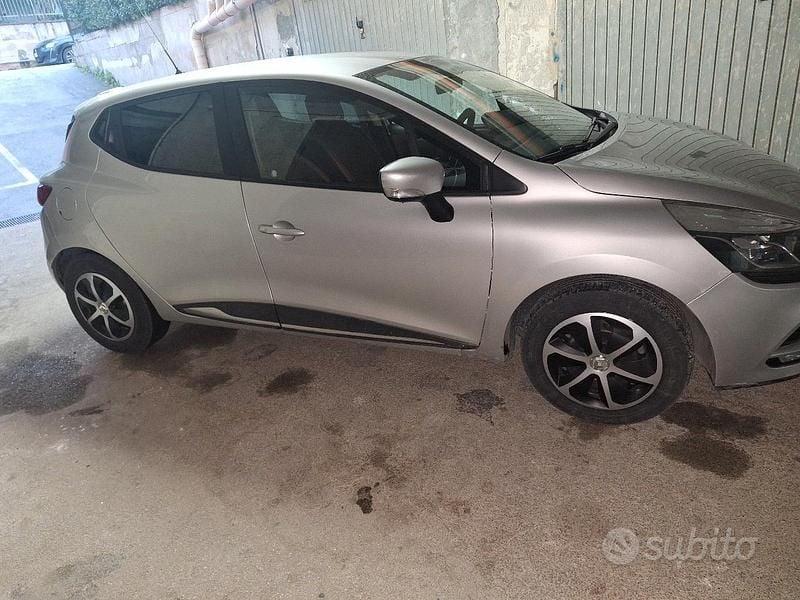 Usata Renault Clio IV 90 CV (66 kW) 2019 Grigio Berlina
