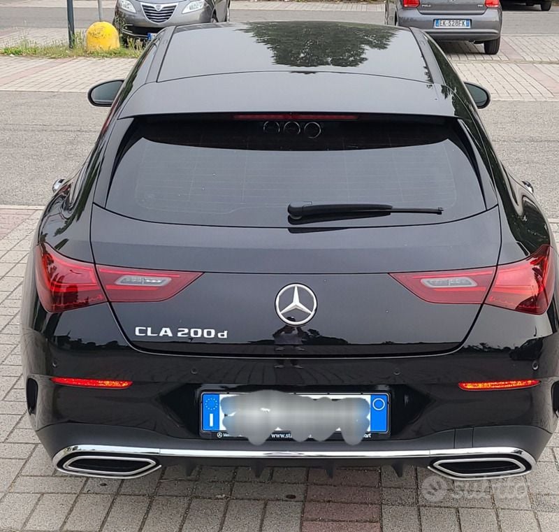 Nero Usata 2024 Mercedes CLA200 Station wagon | 38.000 € (Buon prezzo) - Immagine 1/4