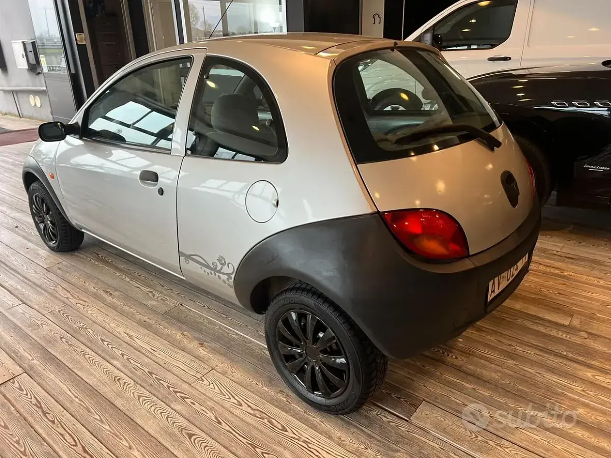 Usata Ford Ka 60 CV (44 kW) 1999 Grigio Utilitaria