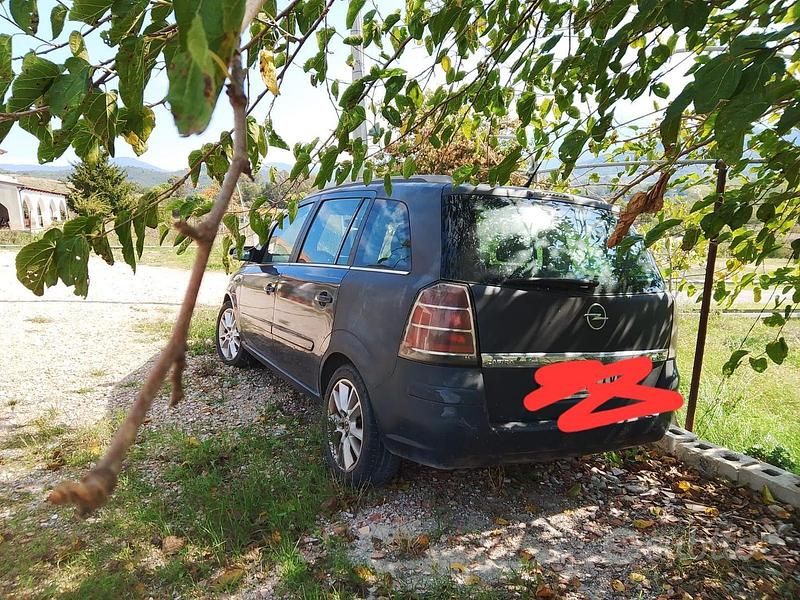 Usata Opel Zafira 150 CV (110 kW) 2006 Blu Monovolume