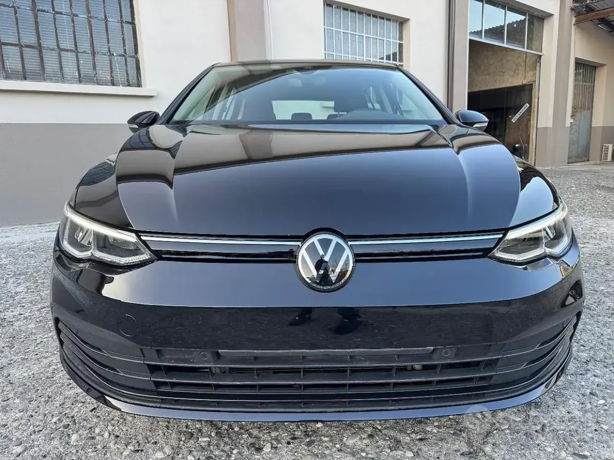 Second-hand VW Golf VII 116 CP (85 kW) 2021 Negru Hatchback