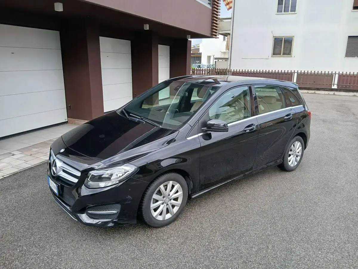 Usata Mercedes B180 Executive 109 CV (80 kW) 2016 Met Monovolume