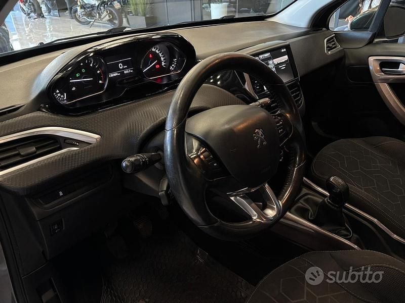 Usata Peugeot 2008 99 CV (72 kW) 2015 Grigio SUV