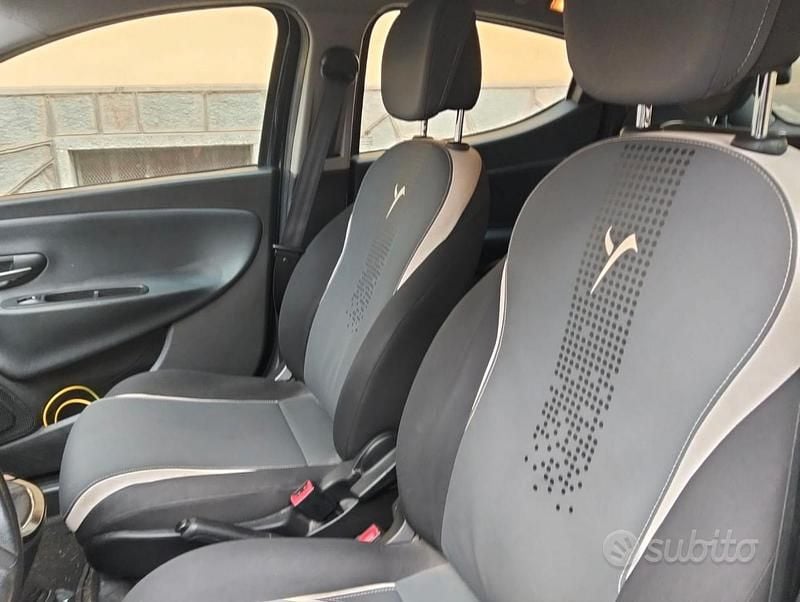 Usata Lancia Ypsilon 69 CV (50 kW) 2015 Utilitaria