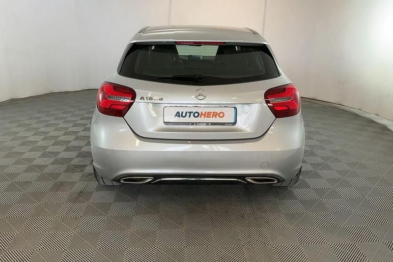 Usata Mercedes A180 110 CV (80 kW) 2018 Argento