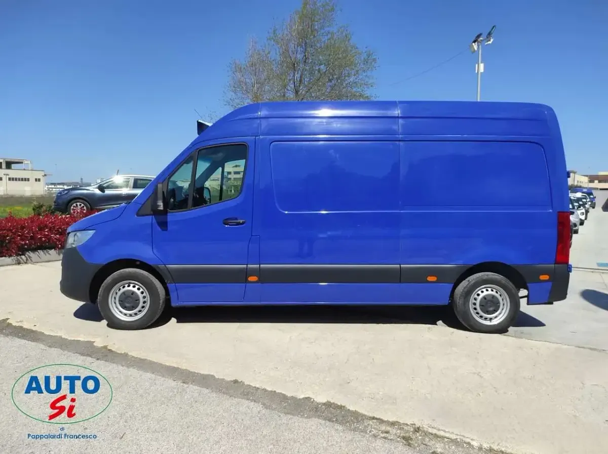 Usata Mercedes Sprinter 114 CV (83 kW) 2020 Blu/azzurro Furgone