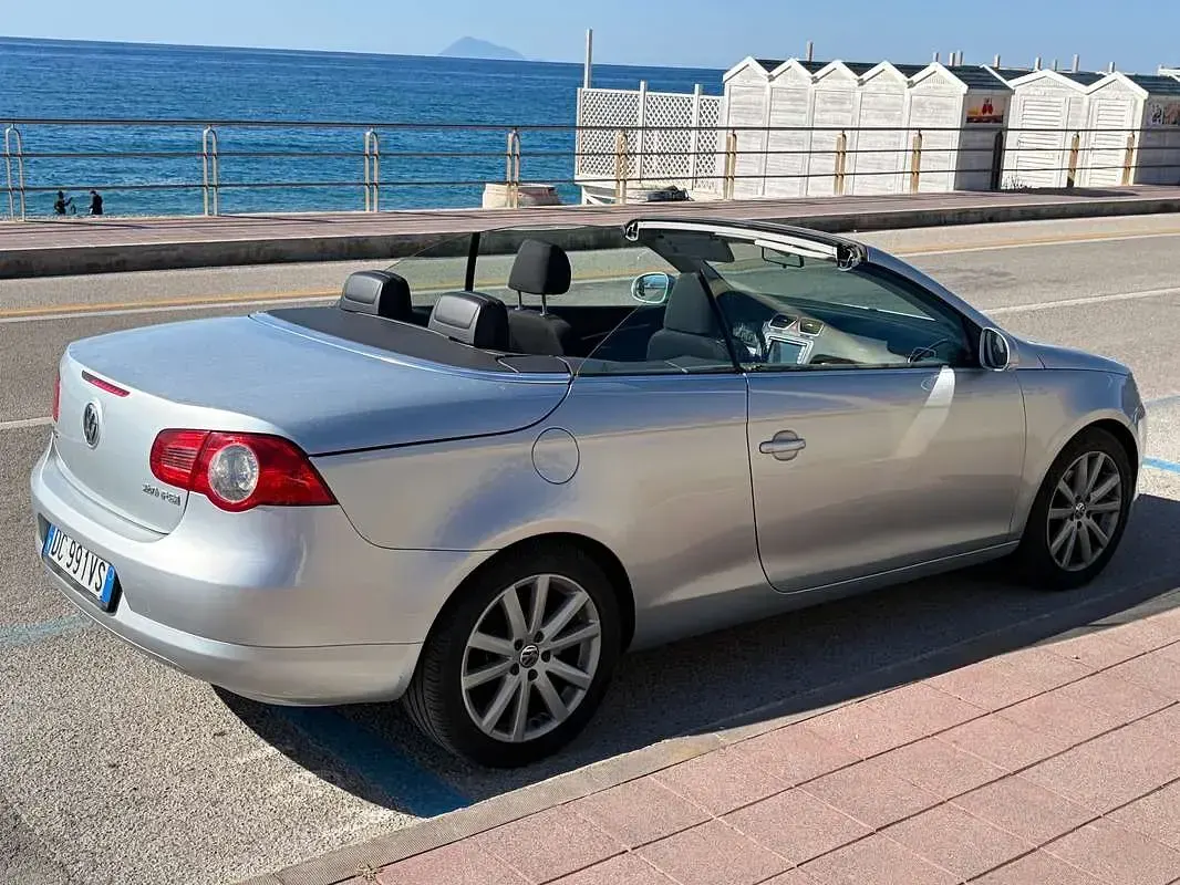 Usata VW Eos 150 CV (110 kW) 2006 Argento Cabrio