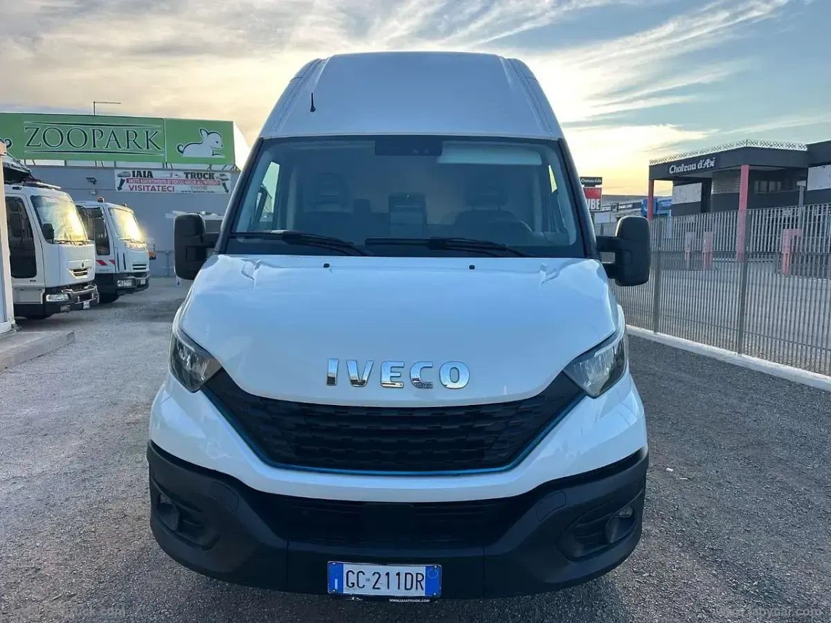Usata Iveco Daily 136 CV (100 kW) 2020 Other Furgone