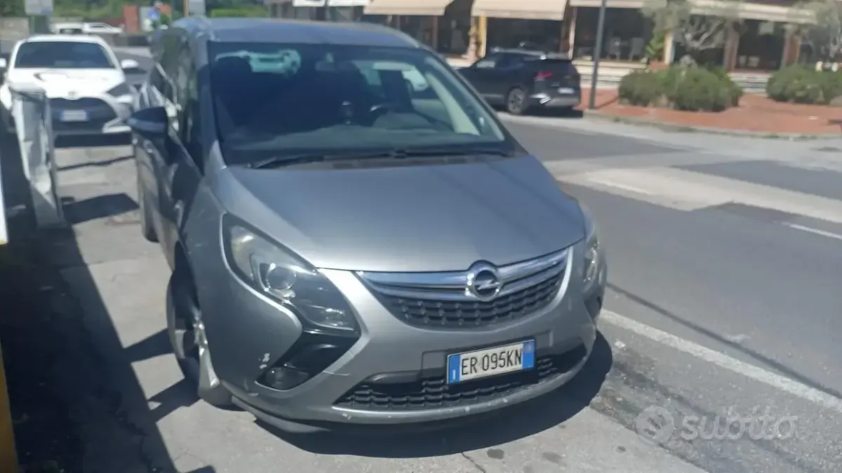 Usata Opel Zafira Tourer 150 CV (110 kW) 2013 Grigio Monovolume