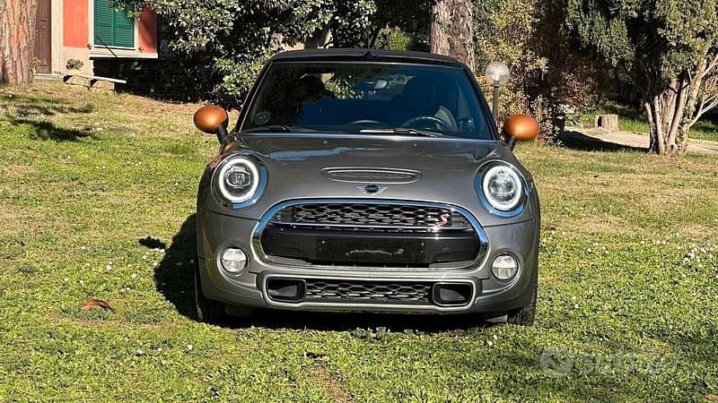 Usata Mini Cooper S Cabriolet 192 CV (141 kW) 2019 Marrone Cabrio