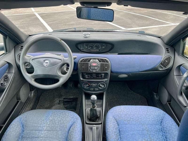 Usata Lancia Ypsilon 60 CV (44 kW) 1999 Blu/azzurro Utilitaria