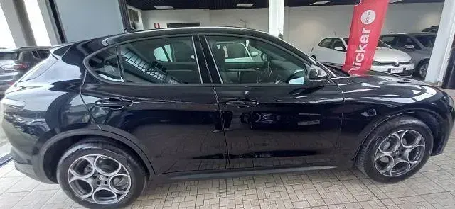 Usata Alfa Romeo Stelvio Sprint 160 CV (117 kW) 2025 Nero SUV
