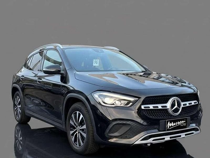 Usata Mercedes GLA180 Business 116 CV (85 kW) 2022 Nero past. SUV