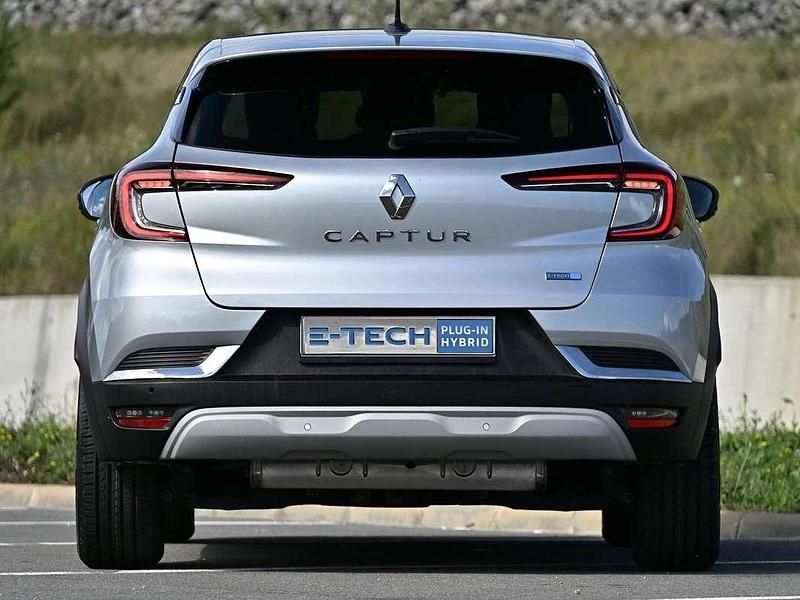 Usata Renault Captur Techno 160 CV (117 kW) 2022 Argento SUV