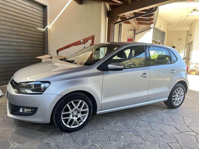 Usata VW Polo Comfortline 75 CV (55 kW) 2011 Grigio Berlina