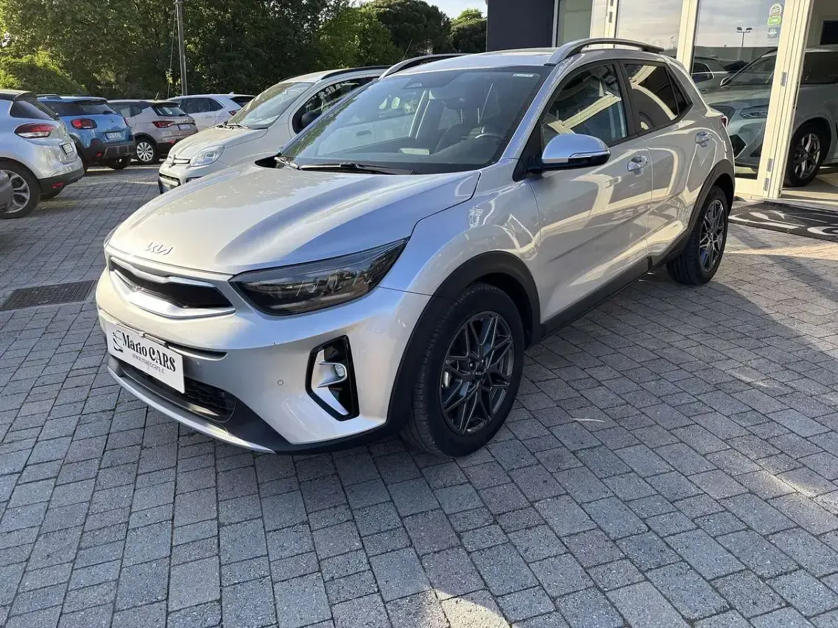 Usata Kia Stonic Style 101 CV (74 kW) 2024 Grigio SUV