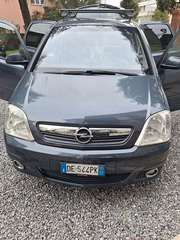 Usata Opel Meriva Cosmo 125 CV (91 kW) 2007 Blu Monovolume