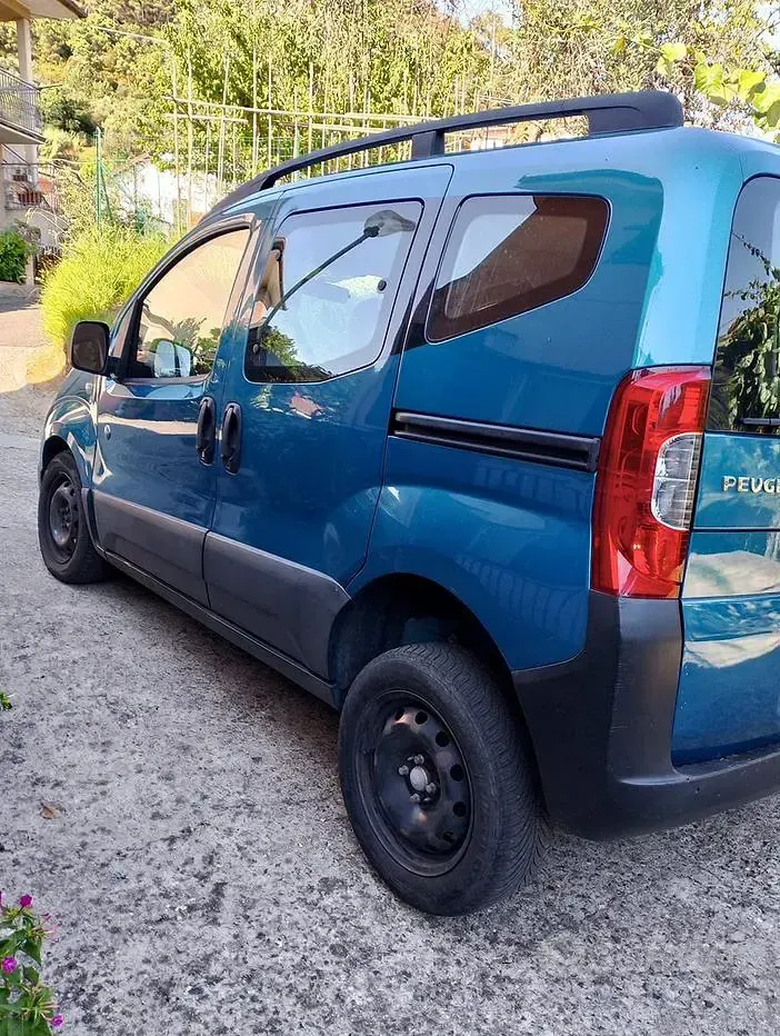 Usata Peugeot Bipper 75 CV (55 kW) 2013 Bluazzurro Monovolume