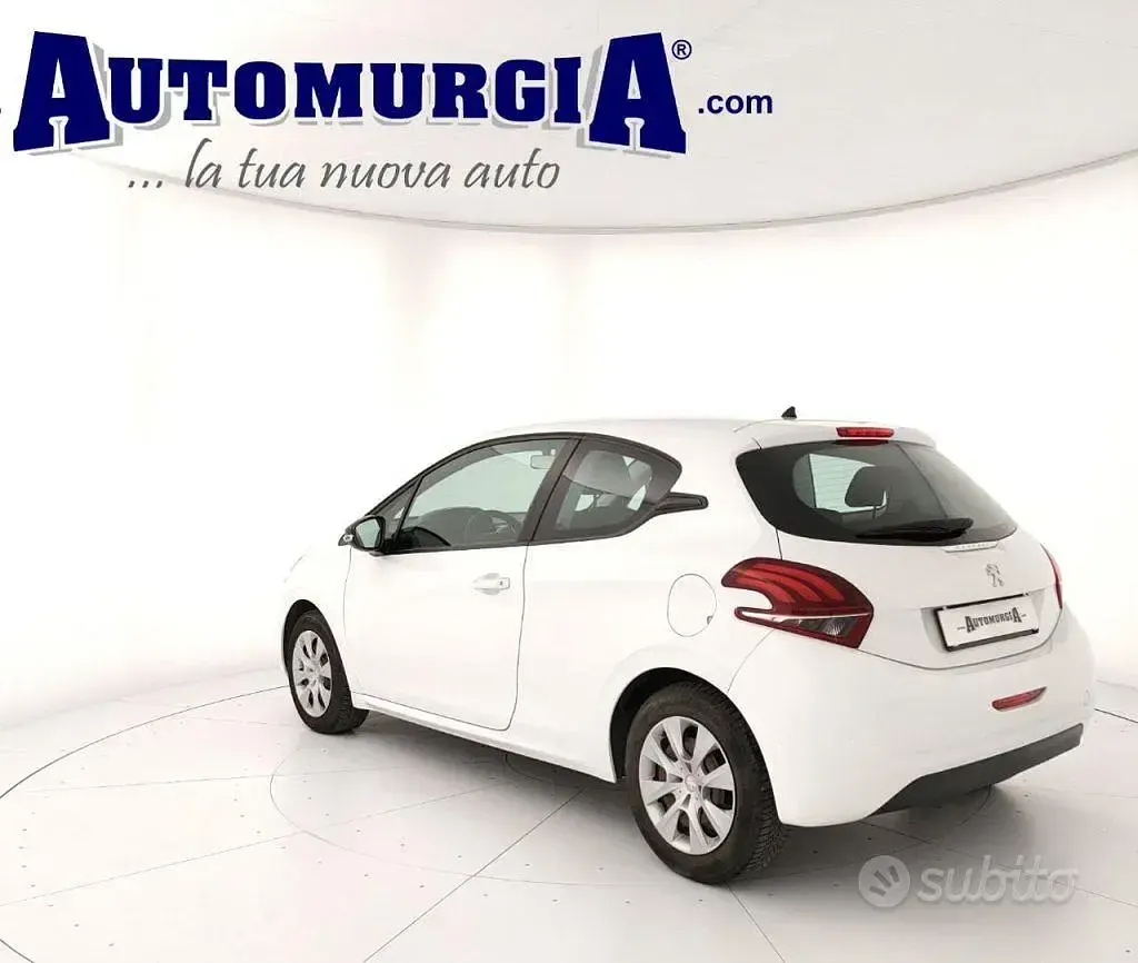 Usata Peugeot 208 Active 68 CV (50 kW) 2018 Bianco Utilitaria