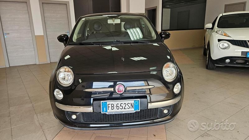 Nero Usata 2015 Fiat 500 Lounge Tre volumi | 7400 € (Buon prezzo) - Immagine 1/4