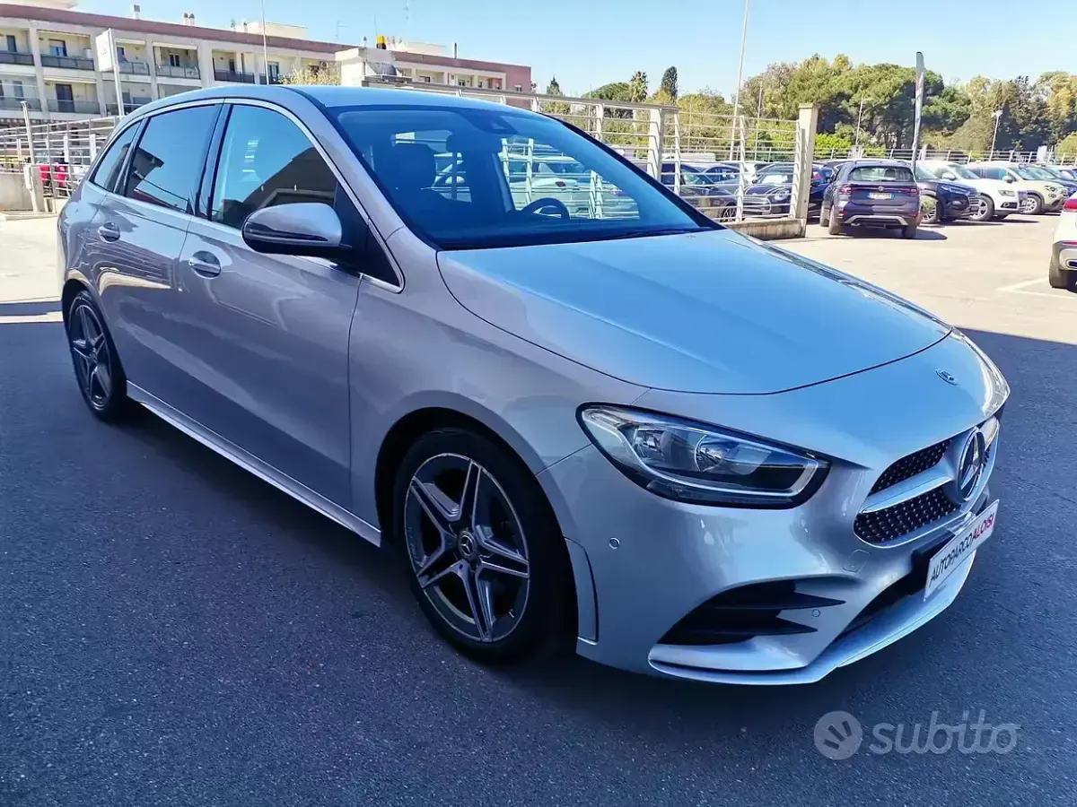 Usata Mercedes B200 Premium 150 CV (110 kW) 2021 Grigio Utilitaria