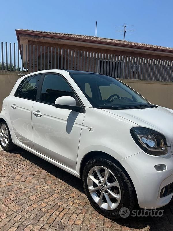 Usata Smart ForFour Prime 71 CV (52 kW) 2018 Bianco Utilitaria