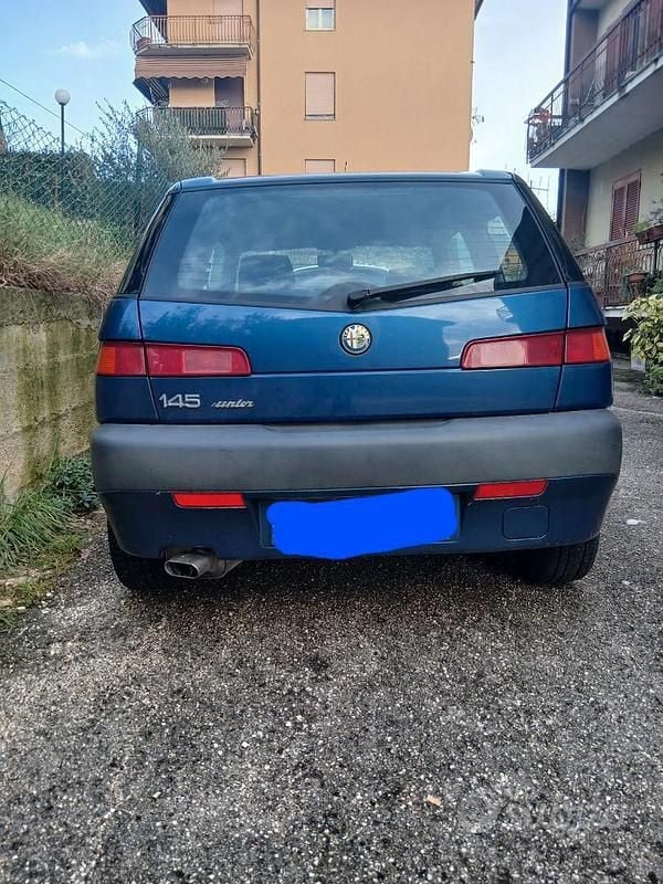 Usata Alfa Romeo 145 103 CV (75 kW) 1998 Blu Utilitaria