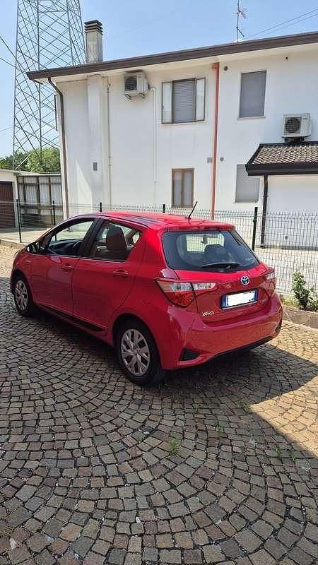 Usata Toyota Yaris Hybrid Edition 73 CV (53 kW) 2018 Berlina