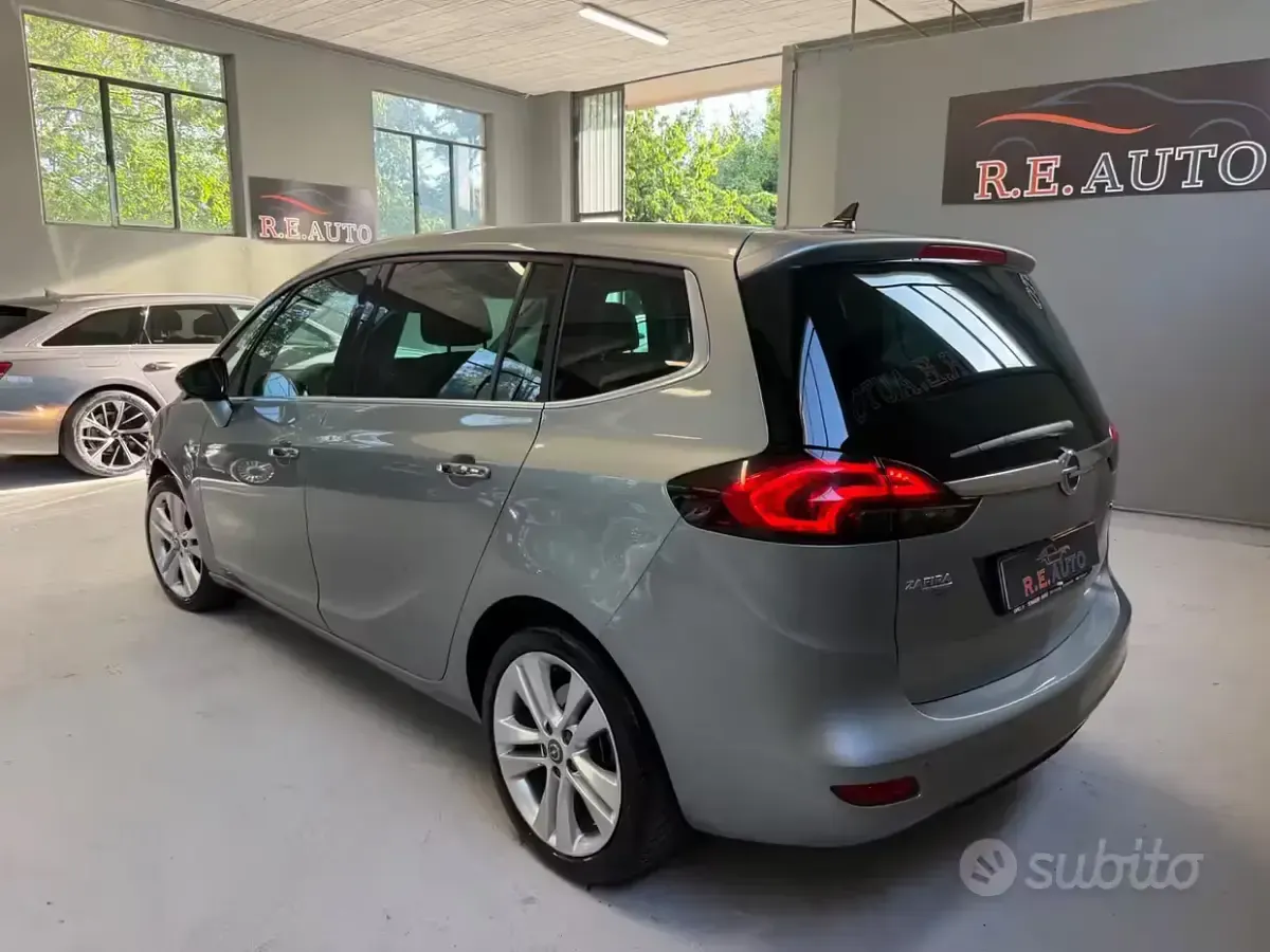 Usata Opel Zafira Tourer Cosmo 136 CV (100 kW) 2013 Grigio Monovolume