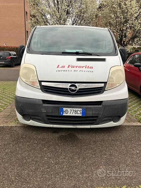 Usata Opel Vivaro 2011 Bianco Monovolume
